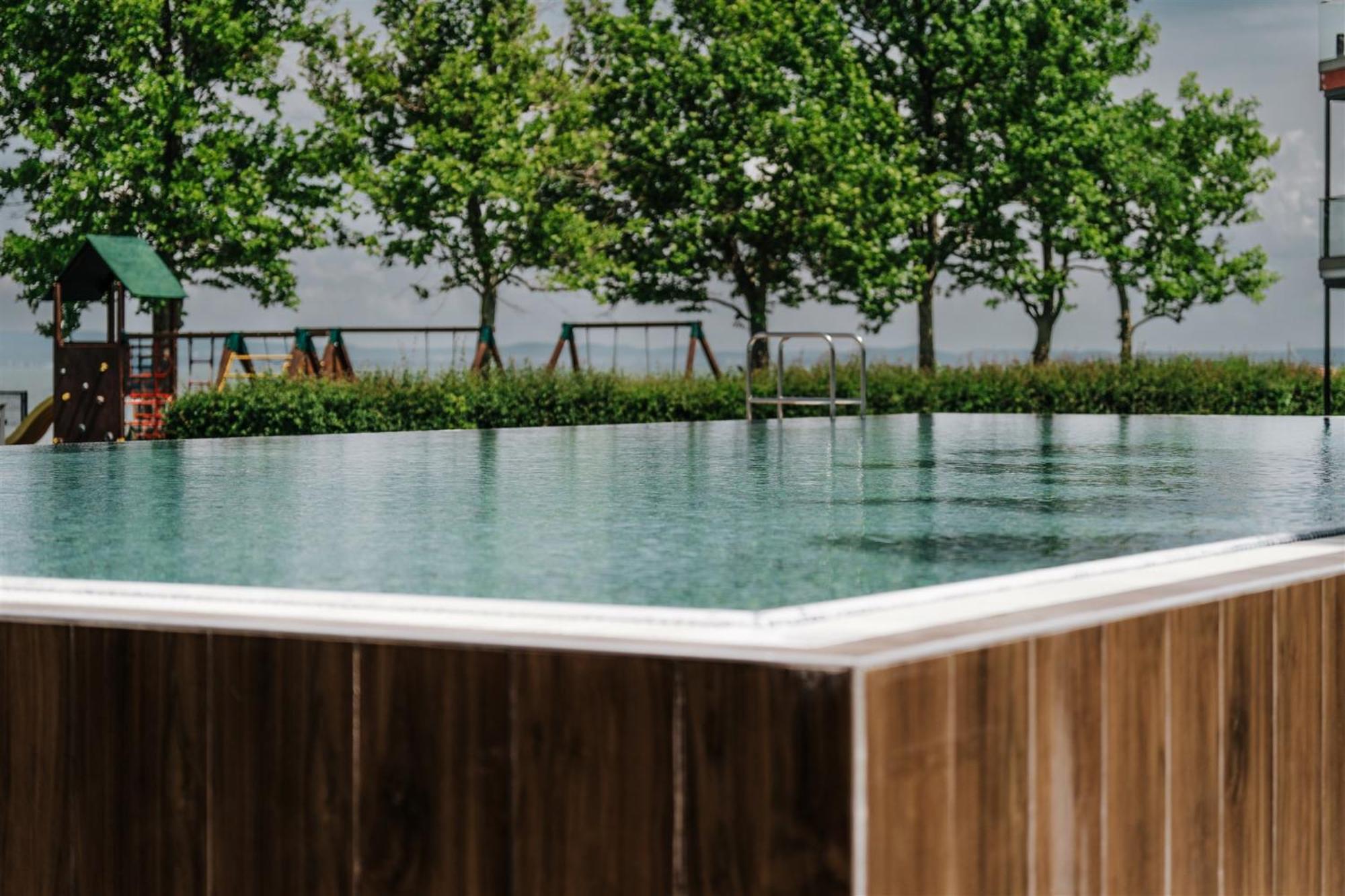 Butique Apartman Grand บาลาตอนแลลเล ภายนอก รูปภาพ